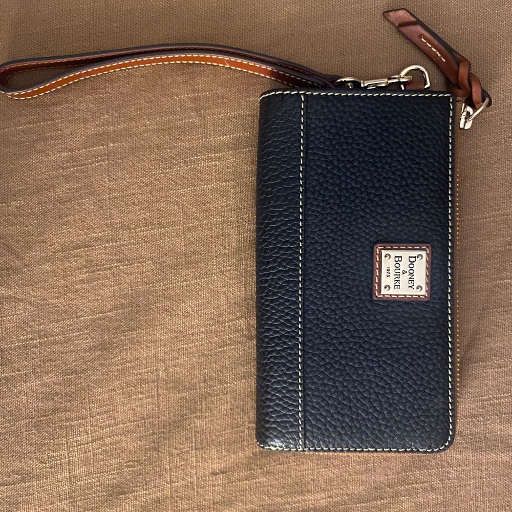 Dooney and Bourke wristlet/ wallet